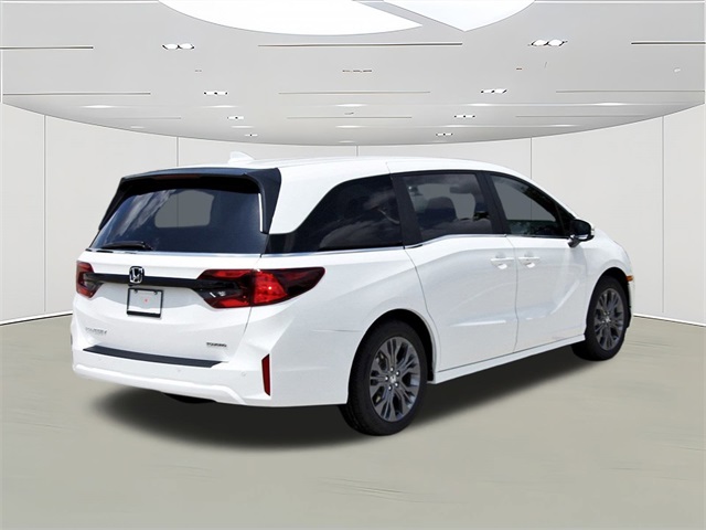 Vehicle image 4 of 26