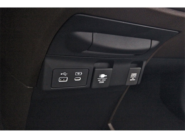 Vehicle image 23 of 26