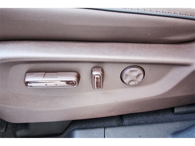 Vehicle image 25 of 26