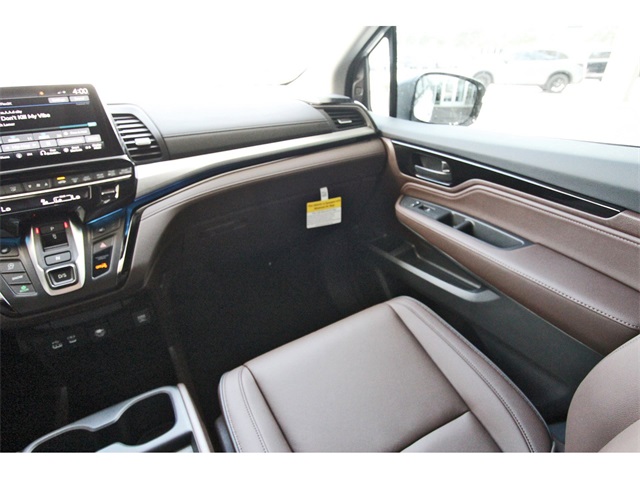Vehicle image 10 of 26