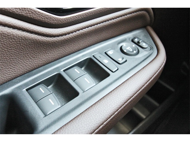 Vehicle image 18 of 26