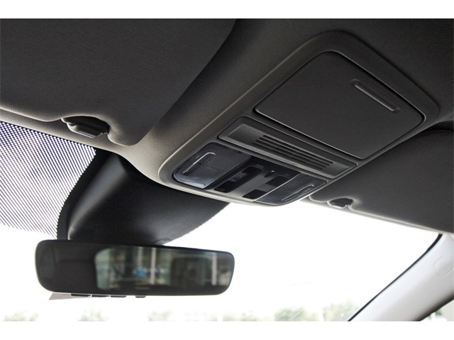 Vehicle image 19 of 26