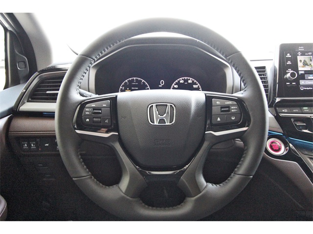 Vehicle image 17 of 26