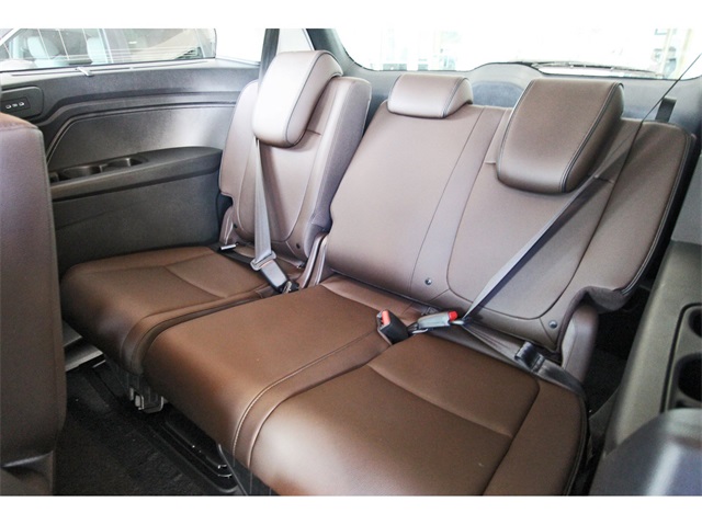Vehicle image 13 of 26