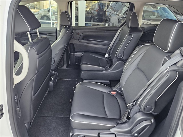 Vehicle image 10 of 22