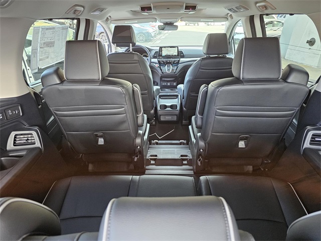 Vehicle image 8 of 22