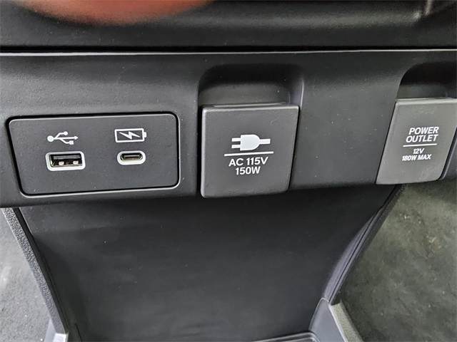 Vehicle image 20 of 22