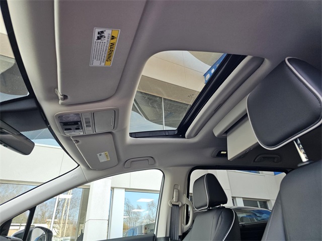 Vehicle image 15 of 22