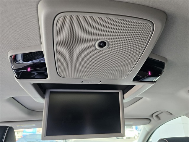 Vehicle image 11 of 22