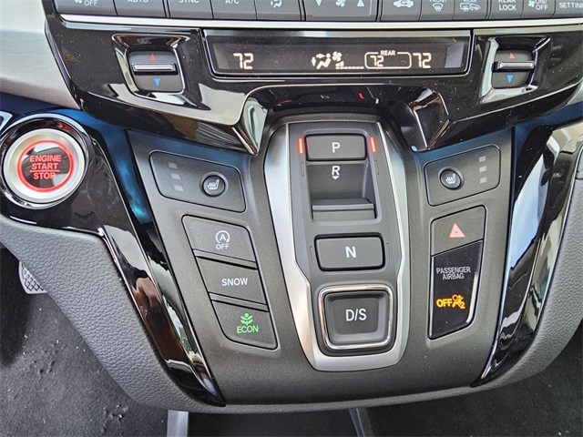 Vehicle image 19 of 22