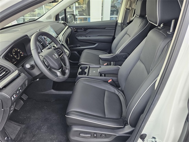 Vehicle image 14 of 22