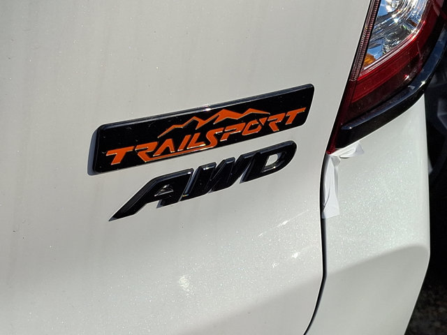 Vehicle image 5 of 6