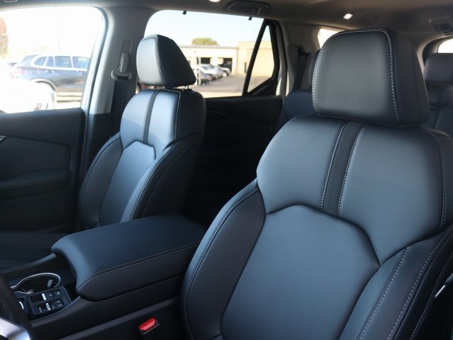 2025 Honda Pilot Touring+ Image 10 of 35