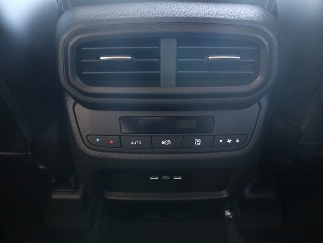 2025 Honda Pilot Touring+ Image 25 of 35