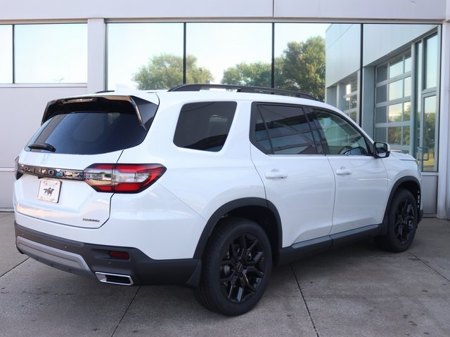 2025 Honda Pilot Touring+ Image 4 of 35