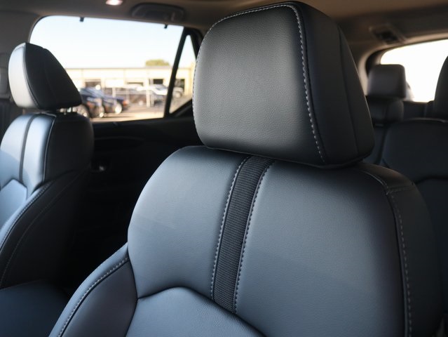 2025 Honda Pilot Touring+ Image 11 of 35