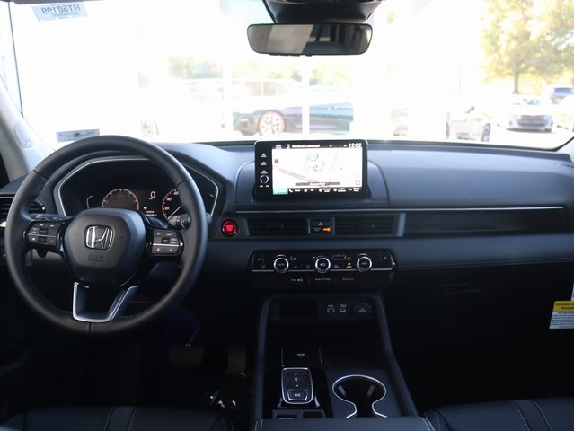 2025 Honda Pilot Touring+ Image 15 of 35