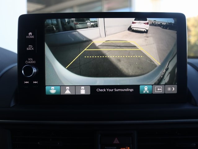 2025 Honda Pilot Touring+ Image 17 of 35