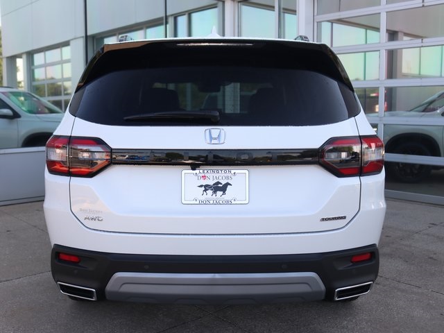 2025 Honda Pilot Touring+ Image 5 of 35