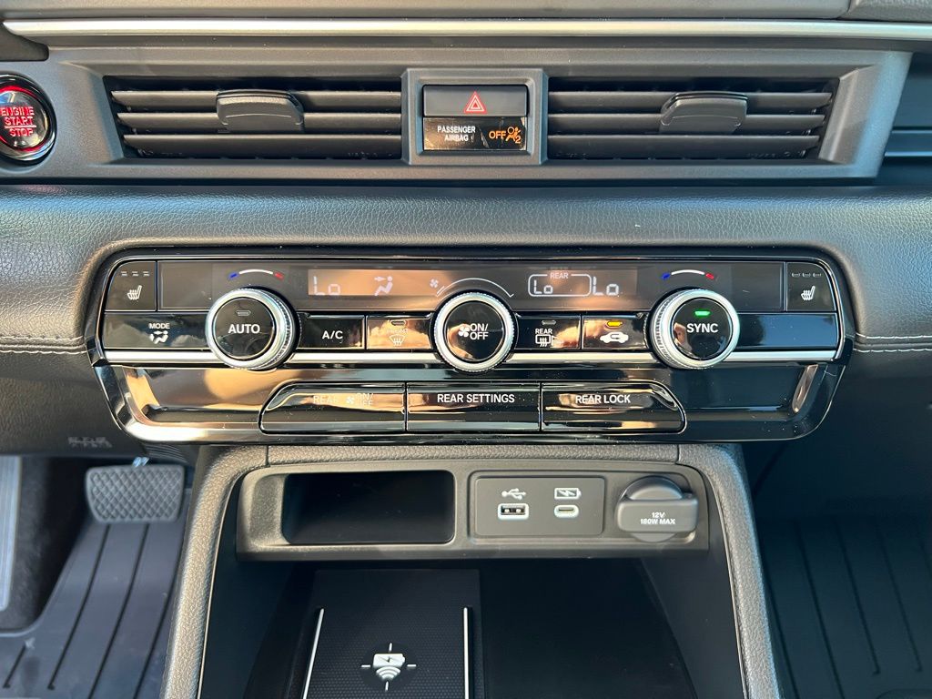 2025 Honda Pilot Touring Image 27 of 29