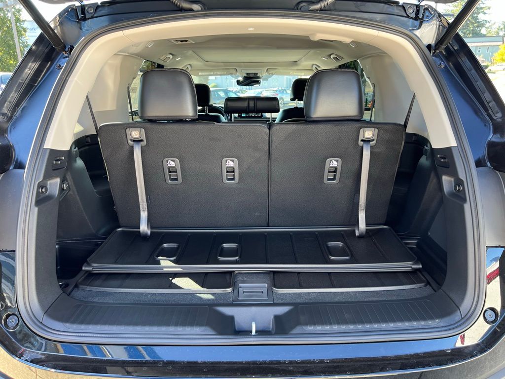 2025 Honda Pilot Touring Image 9 of 29