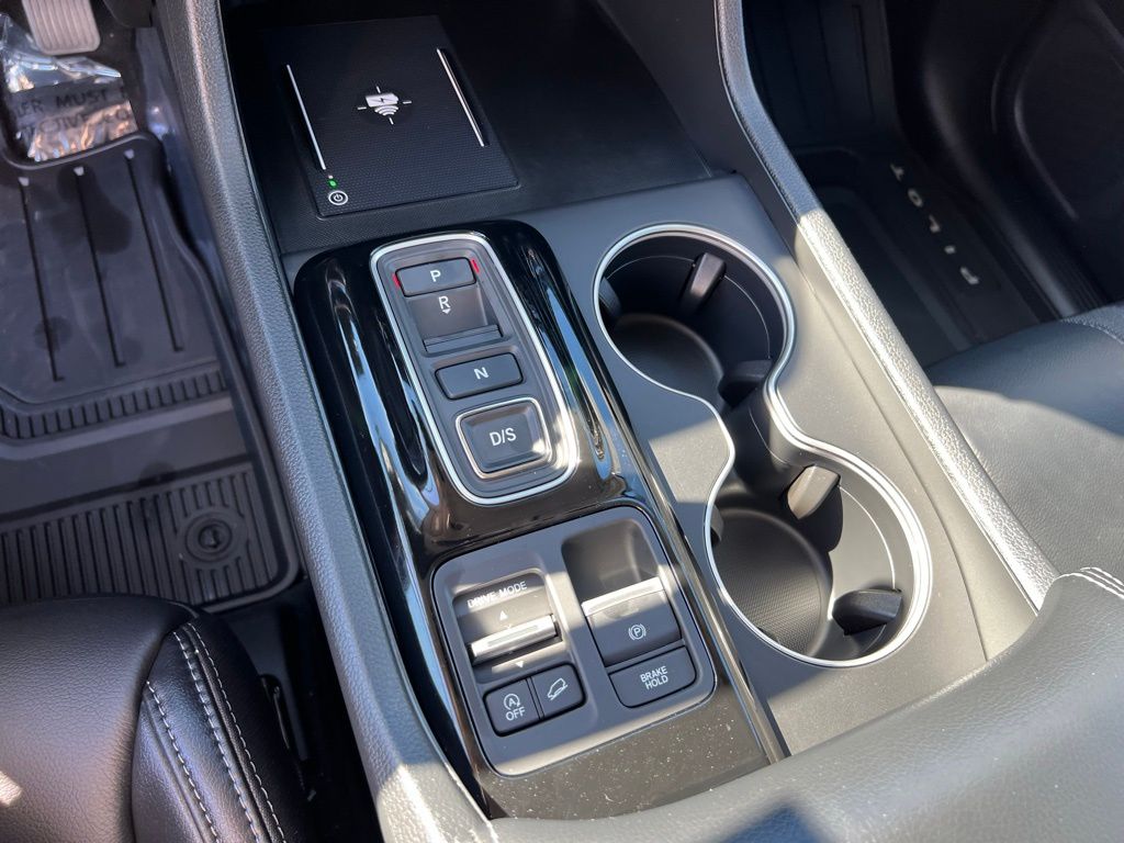 2025 Honda Pilot Touring Image 20 of 29