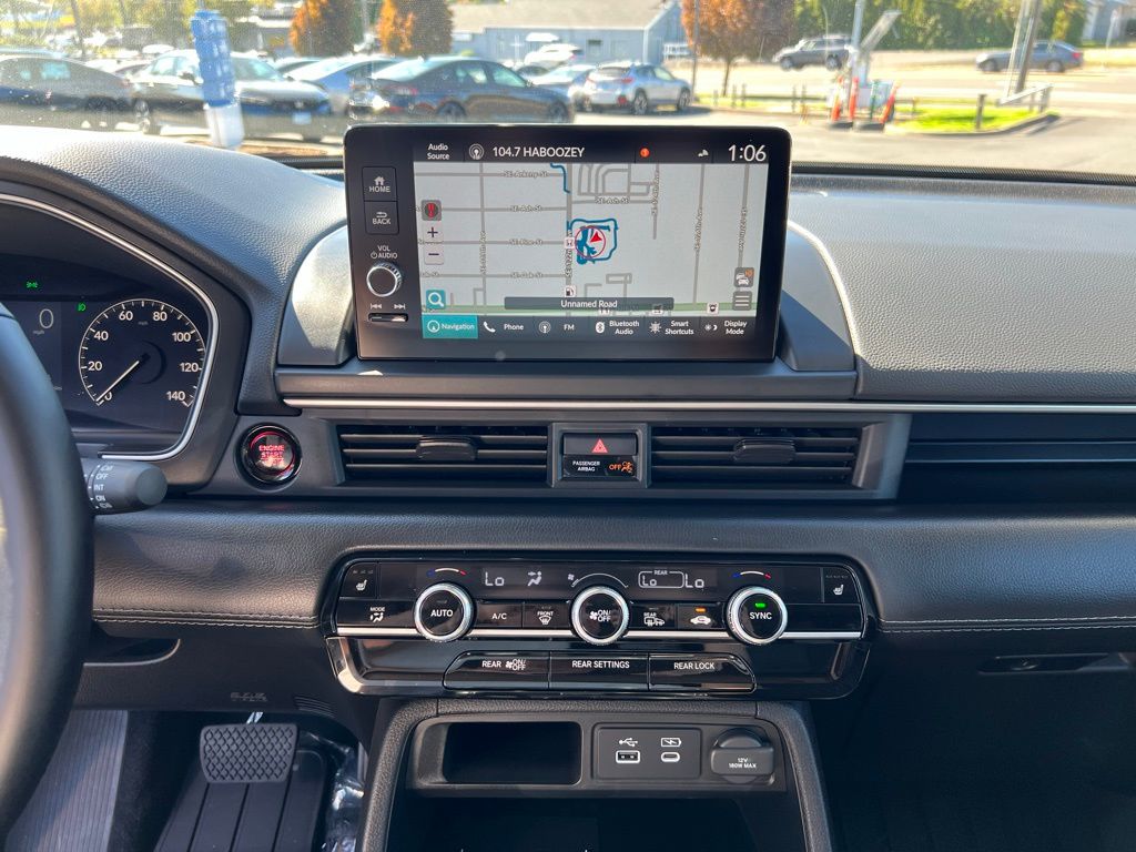 2025 Honda Pilot Touring Image 19 of 29