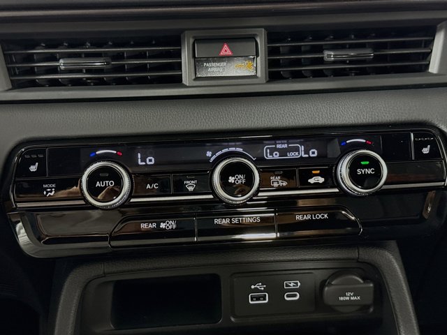 Vehicle image 17 of 45
