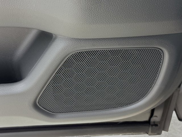 Vehicle image 21 of 45