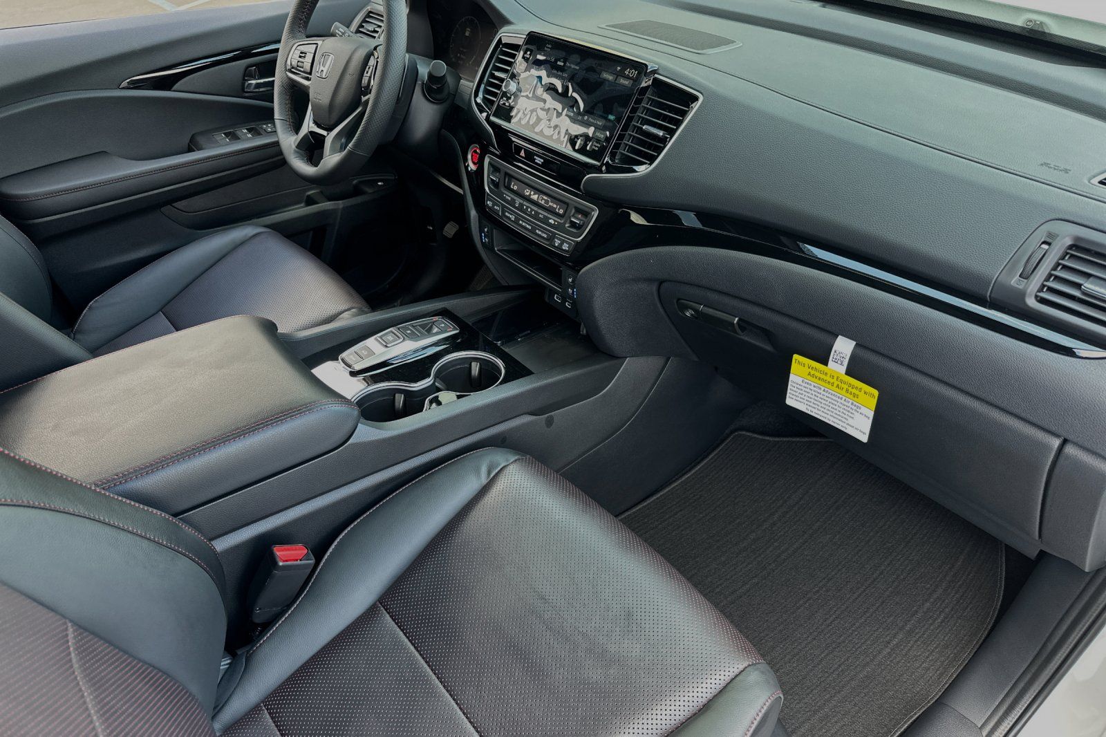 Vehicle image 17 of 34
