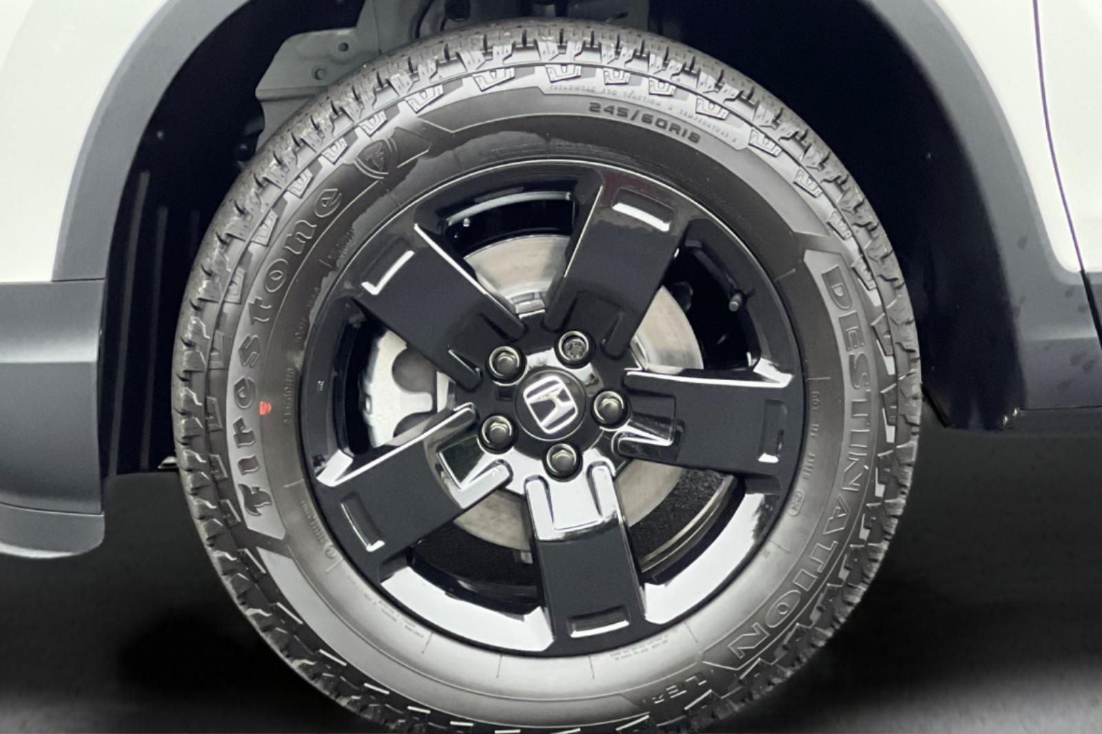 Vehicle image 33 of 34
