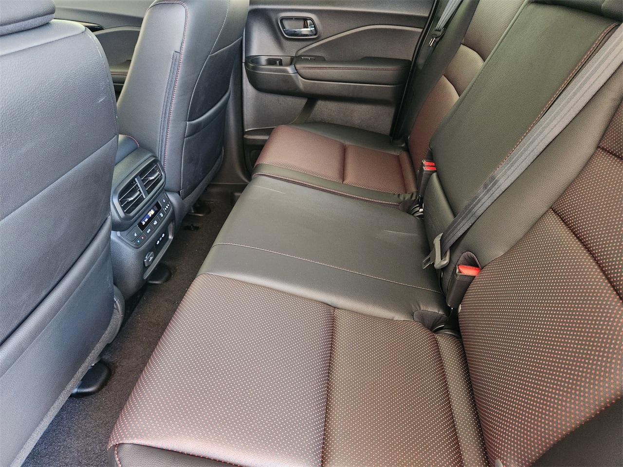 Vehicle image 16 of 21