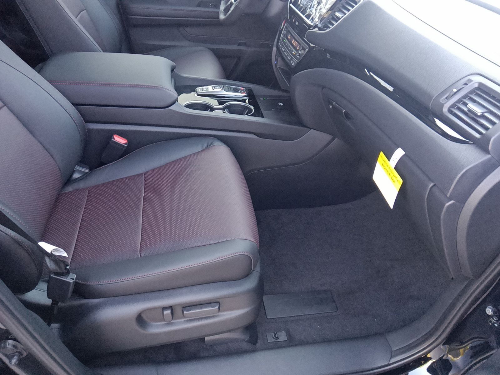 Vehicle image 16 of 32