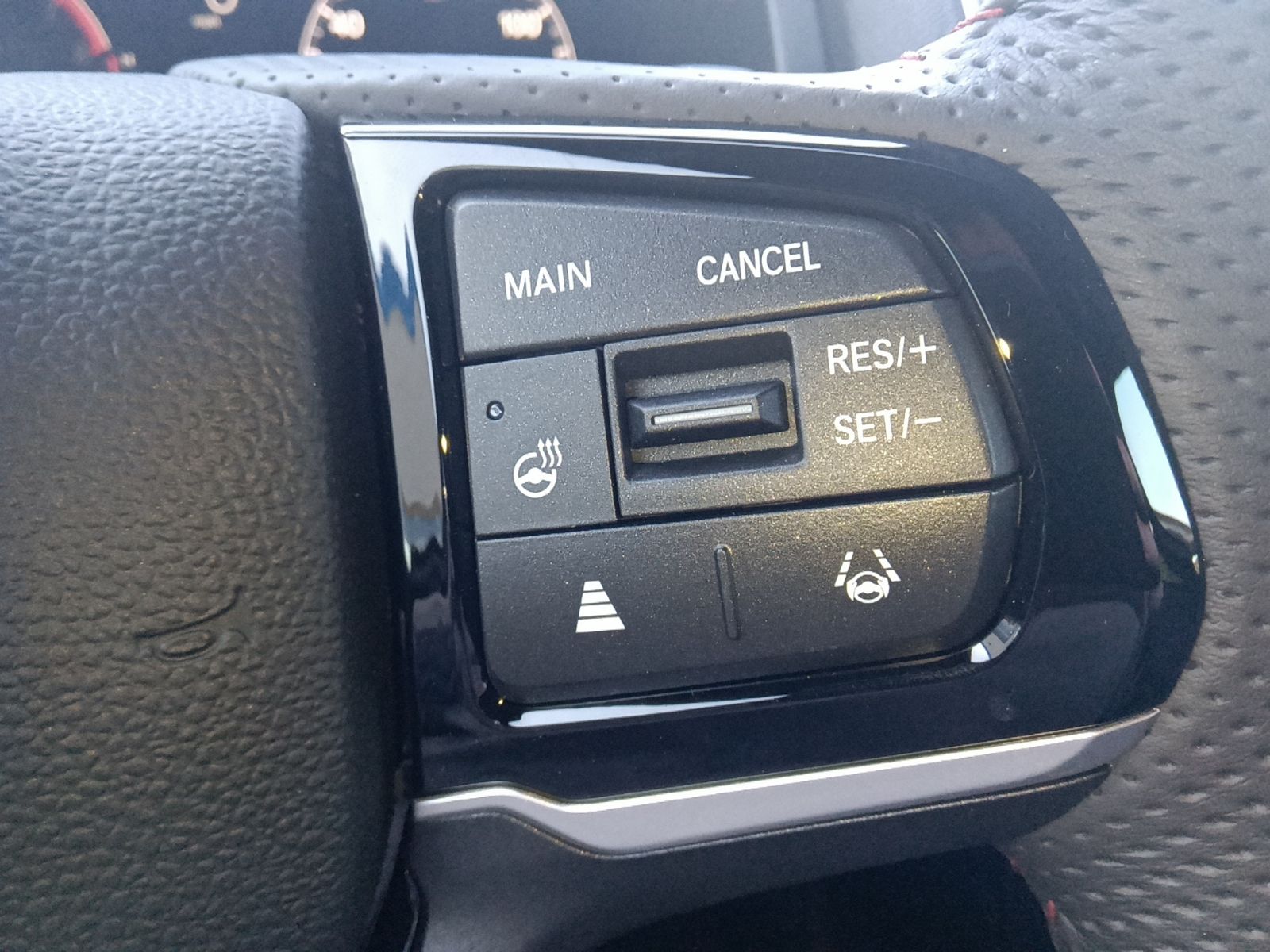 Vehicle image 30 of 32