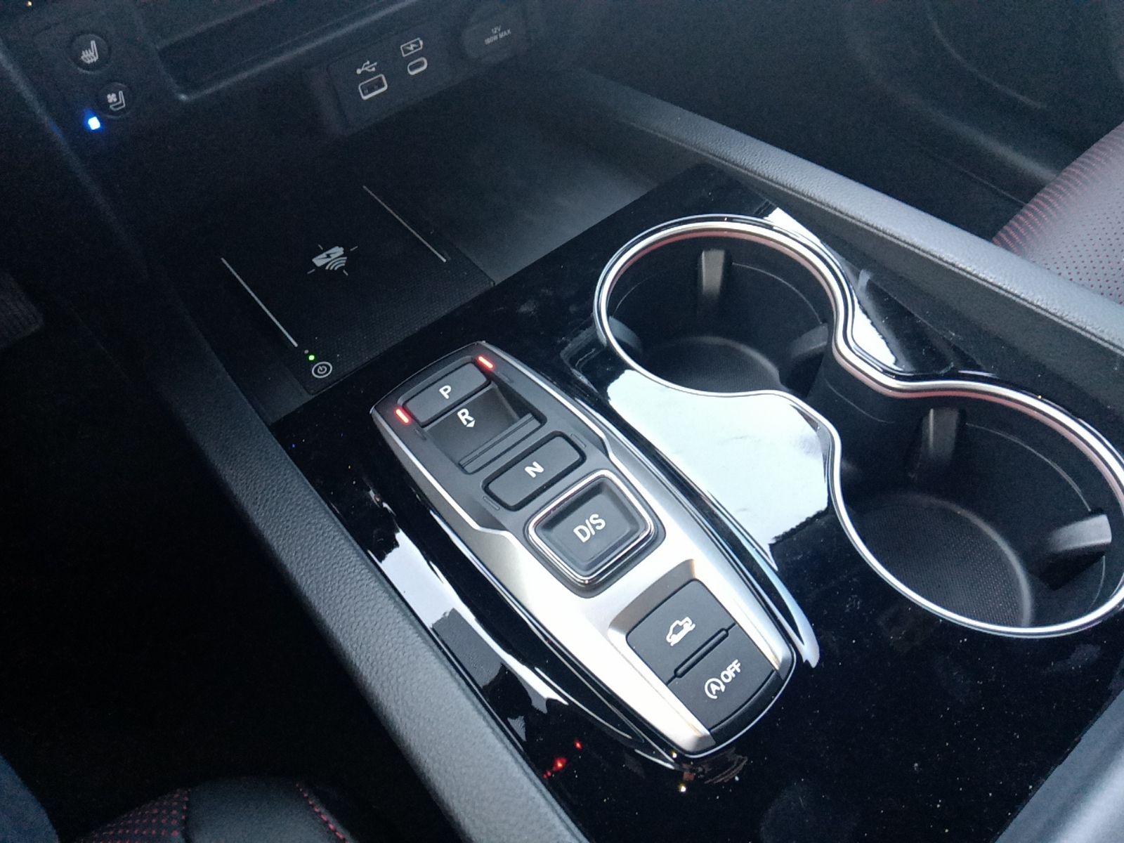 Vehicle image 24 of 32