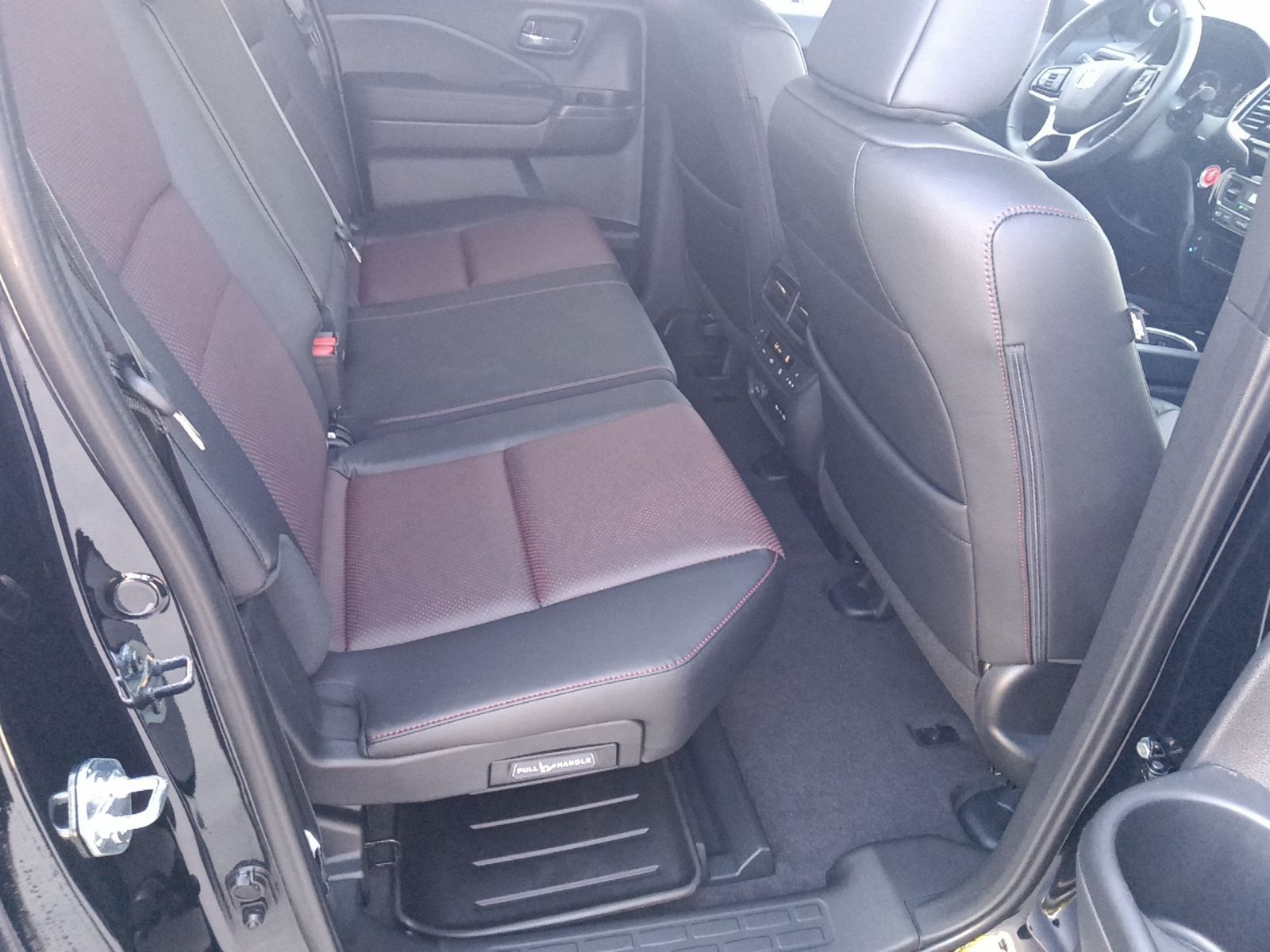Vehicle image 15 of 32