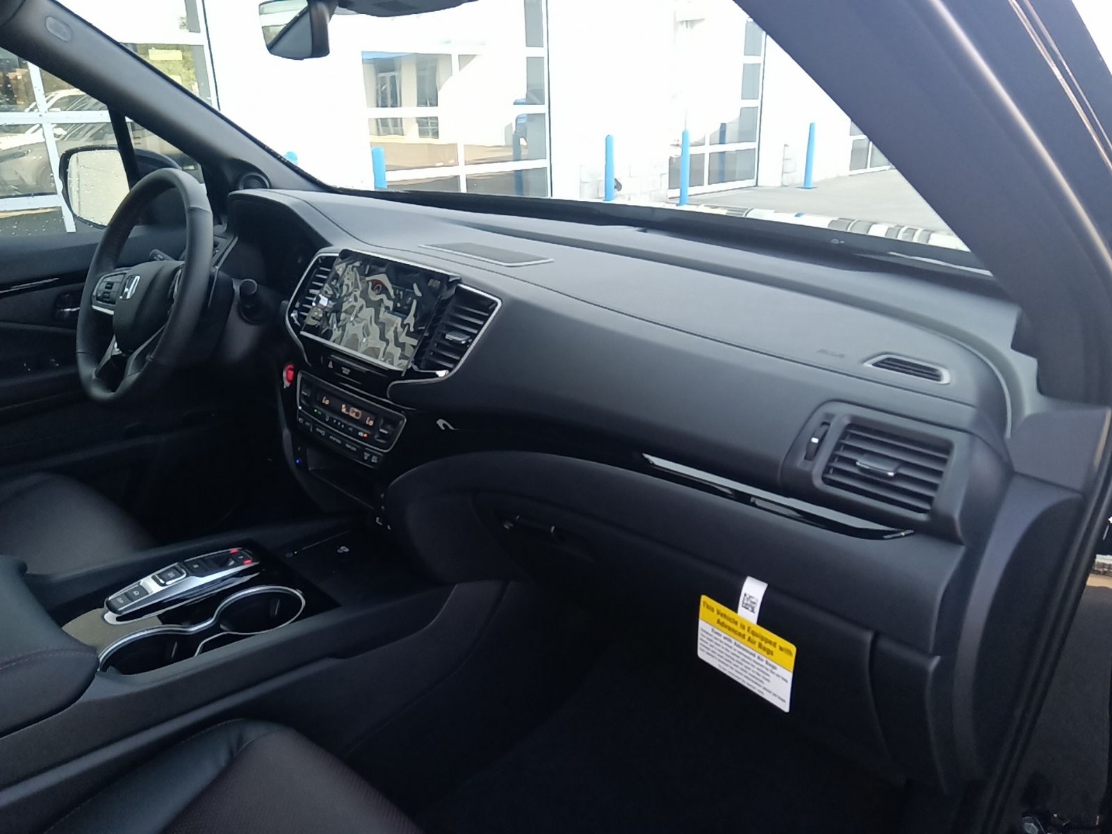 Vehicle image 20 of 32