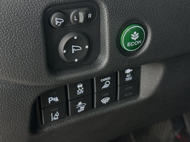 Vehicle image 28 of 37