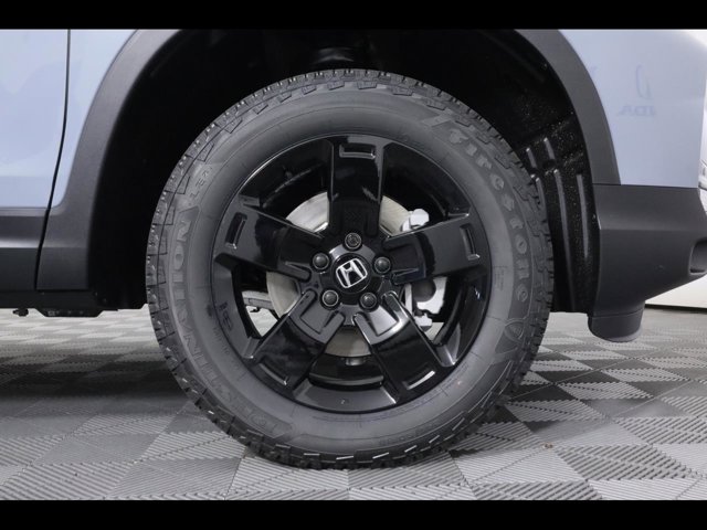 Vehicle image 24 of 26