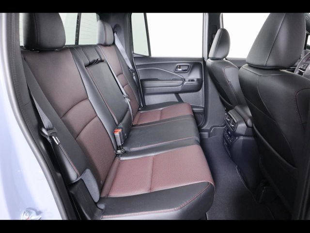 Vehicle image 22 of 26