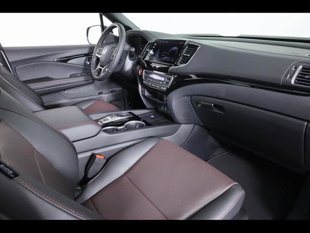Vehicle image 23 of 26