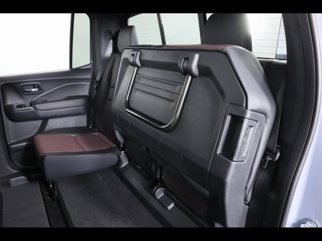 Vehicle image 19 of 26