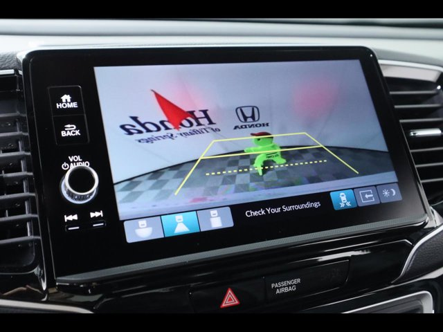 Vehicle image 15 of 26