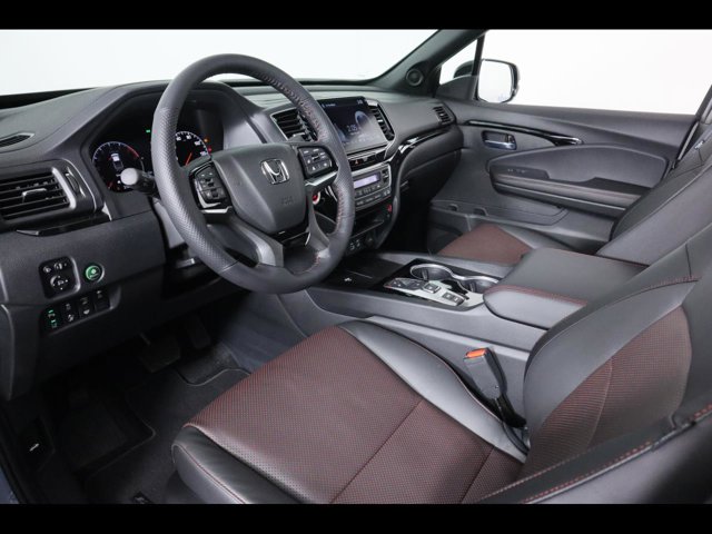 Vehicle image 10 of 26
