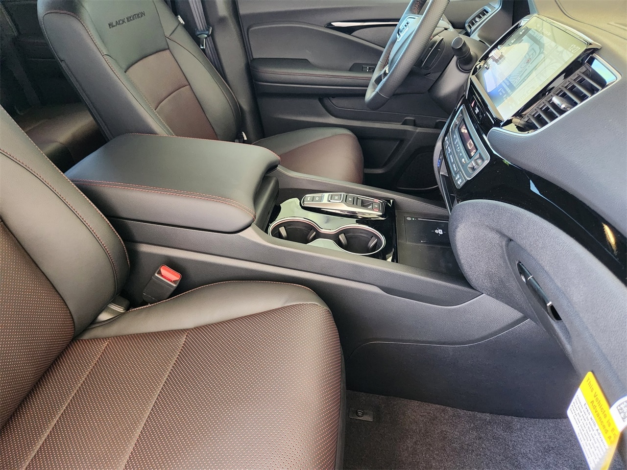 Vehicle image 18 of 21