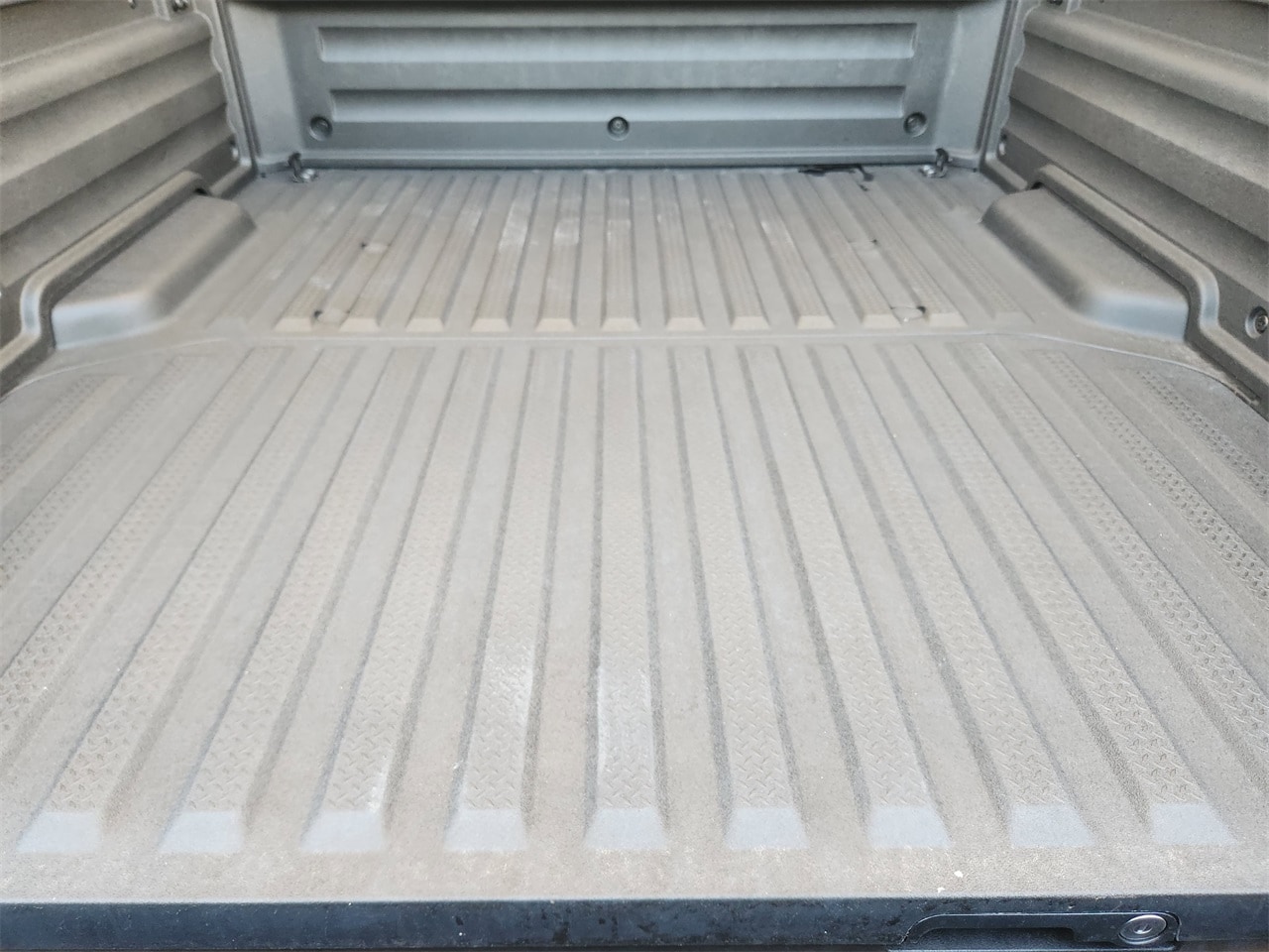Vehicle image 8 of 21
