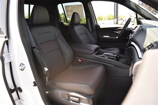 Vehicle image 24 of 29