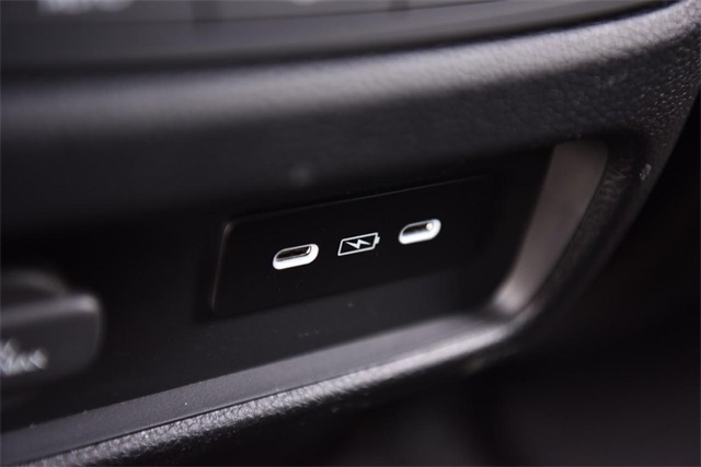 Vehicle image 28 of 29
