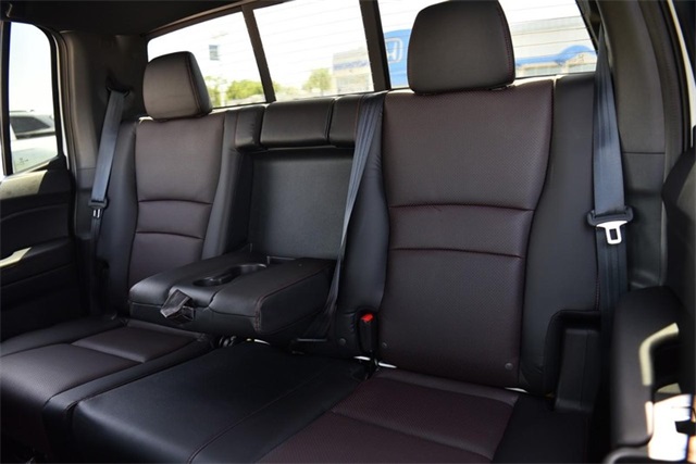 Vehicle image 26 of 29