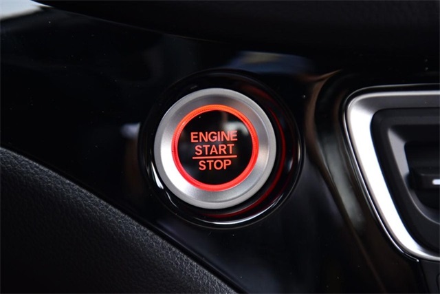 Vehicle image 21 of 29
